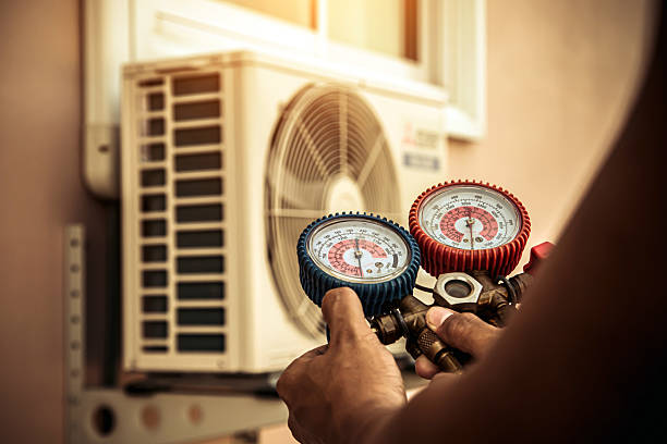Professional Hvac Repair technician working in Albany, IN